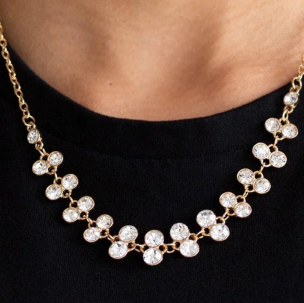 Paparazzi Super Starstruck Gold Necklace - Picture 3 of 3